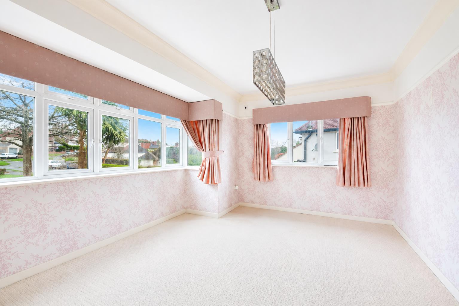 Roundwood Way, Banstead